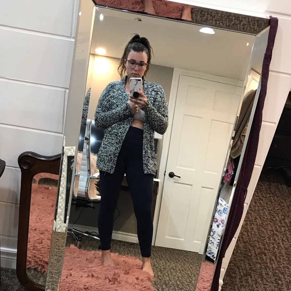 Salt and pepper aritzia talula cardigan
